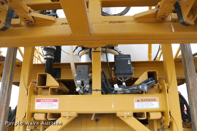 image for item DC7577 2008 Ag-Chem RoGator 1286C sprayer