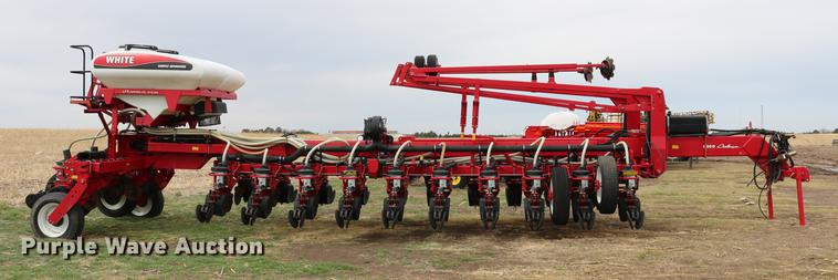 image for item DC7578 2010 AGCO 8824 planter