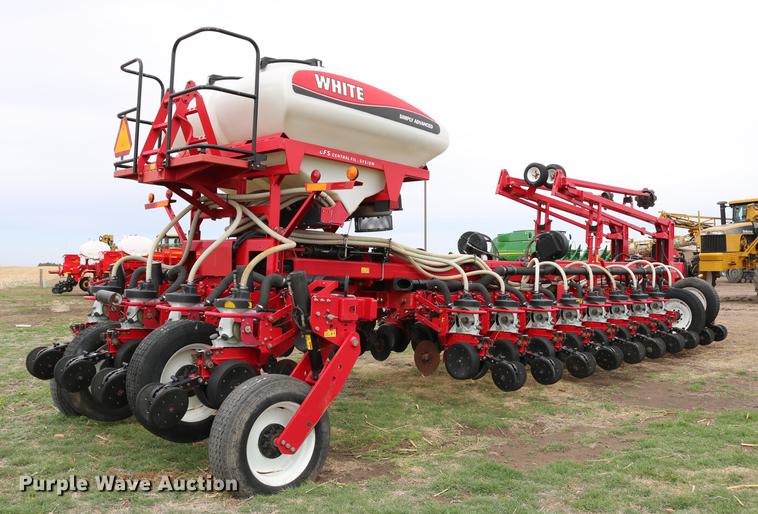 image for item DC7578 2010 AGCO 8824 planter