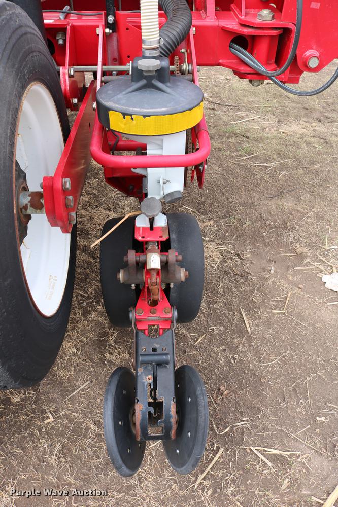 image for item DC7578 2010 AGCO 8824 planter