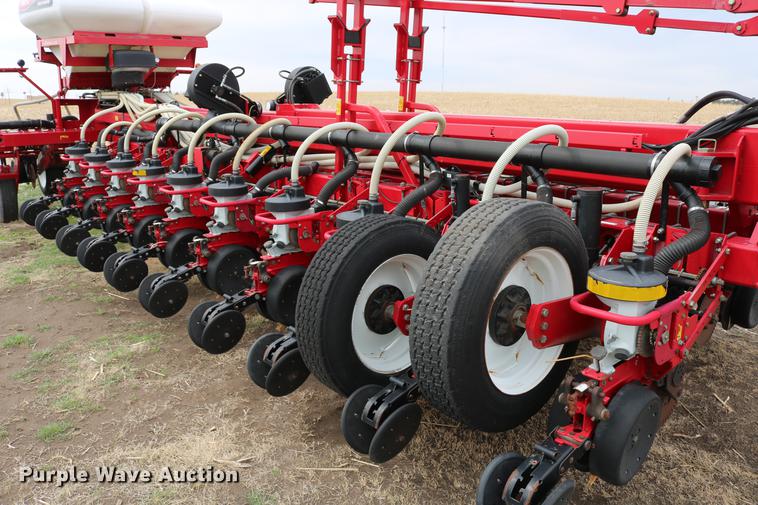 image for item DC7578 2010 AGCO 8824 planter