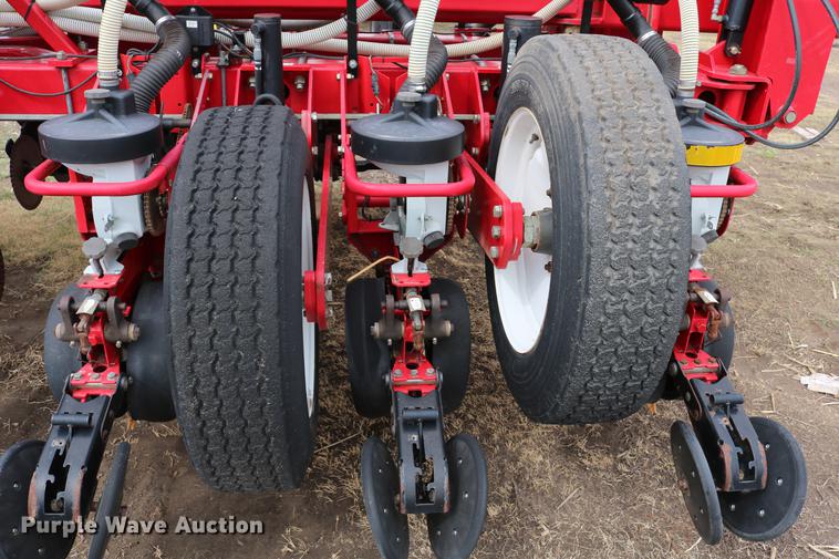 image for item DC7578 2010 AGCO 8824 planter