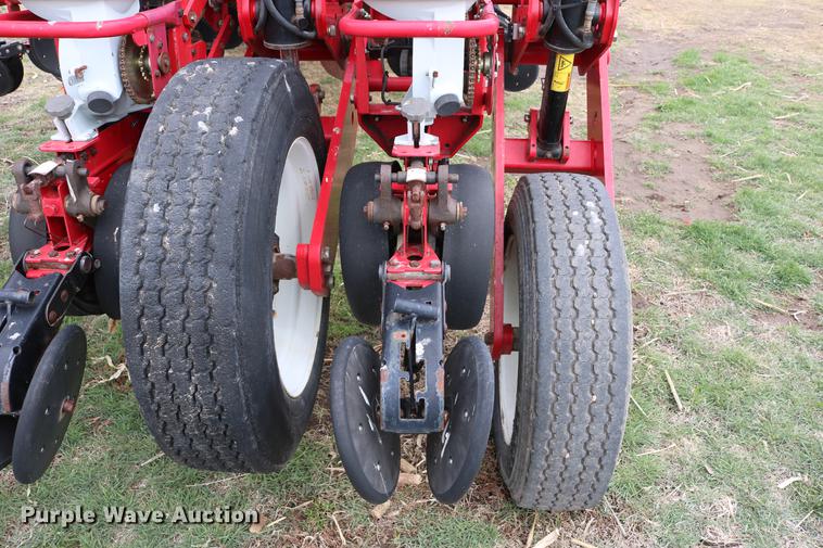 image for item DC7578 2010 AGCO 8824 planter