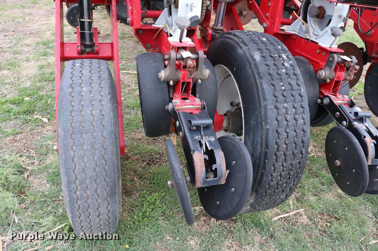 image for item DC7578 2010 AGCO 8824 planter