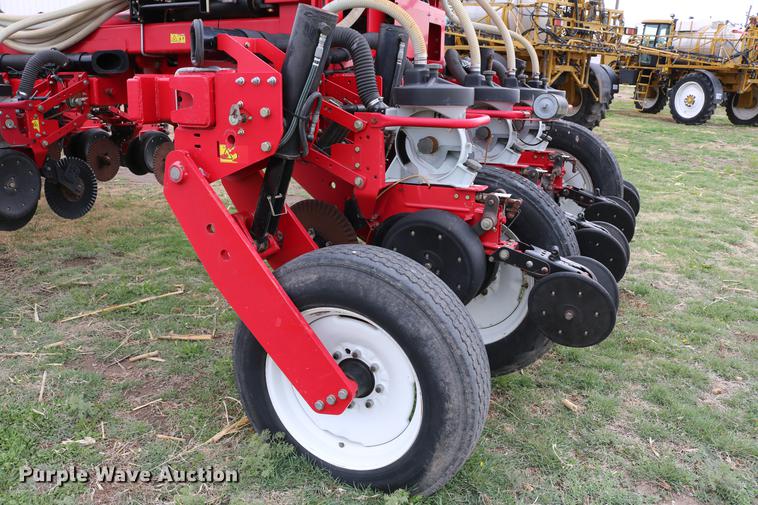 image for item DC7578 2010 AGCO 8824 planter