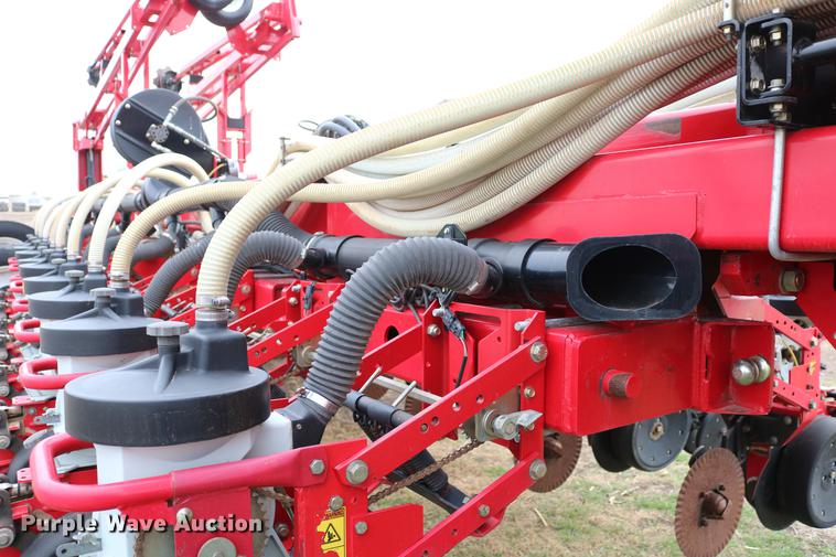image for item DC7578 2010 AGCO 8824 planter