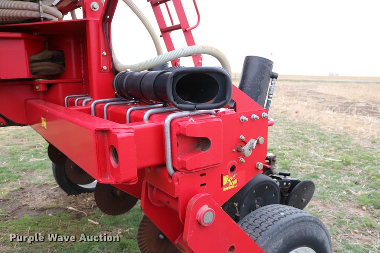 image for item DC7578 2010 AGCO 8824 planter