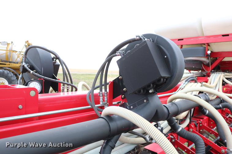 image for item DC7578 2010 AGCO 8824 planter