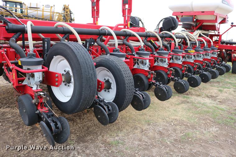 image for item DC7578 2010 AGCO 8824 planter