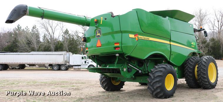 image for item DC7617 2012 John Deere S670 combine