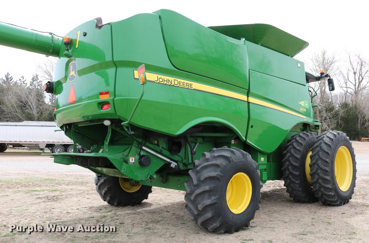 image for item DC7617 2012 John Deere S670 combine