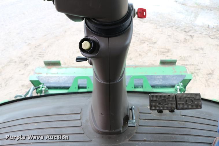 image for item DC7617 2012 John Deere S670 combine