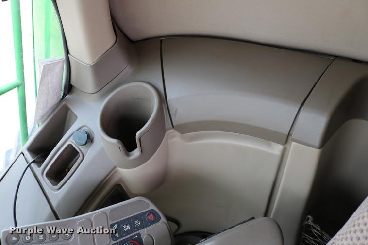 image for item DC7617 2012 John Deere S670 combine