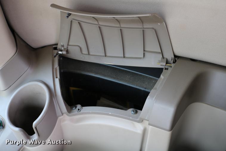 image for item DC7617 2012 John Deere S670 combine