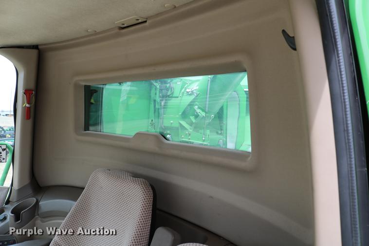 image for item DC7617 2012 John Deere S670 combine