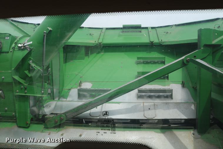 image for item DC7617 2012 John Deere S670 combine