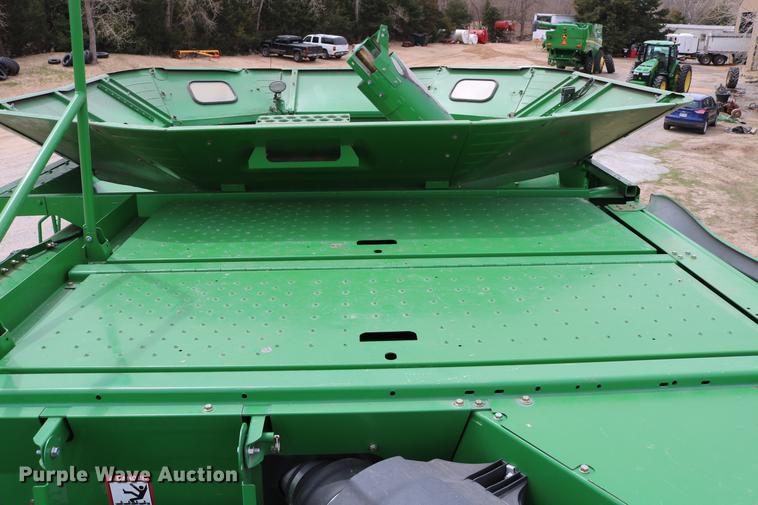 image for item DC7617 2012 John Deere S670 combine