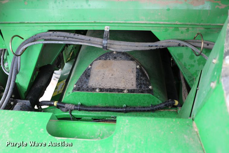 image for item DC7617 2012 John Deere S670 combine