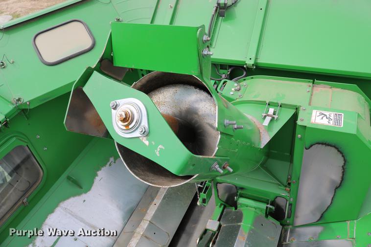 image for item DC7617 2012 John Deere S670 combine