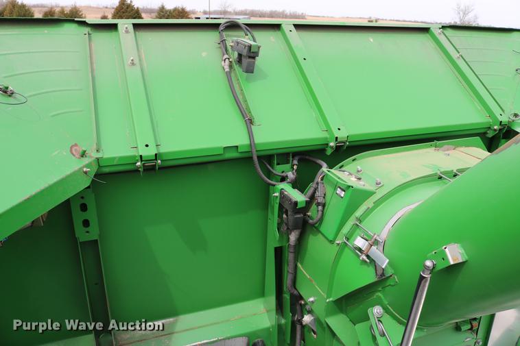 image for item DC7617 2012 John Deere S670 combine