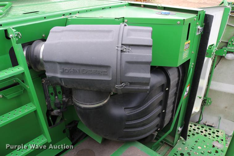 image for item DC7617 2012 John Deere S670 combine
