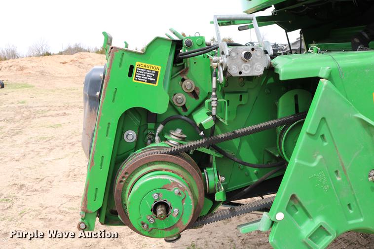 image for item DC7617 2012 John Deere S670 combine