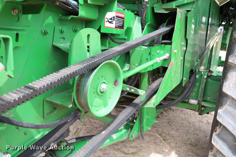 image for item DC7617 2012 John Deere S670 combine