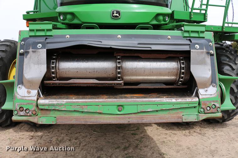 image for item DC7617 2012 John Deere S670 combine