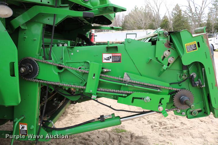 image for item DC7617 2012 John Deere S670 combine