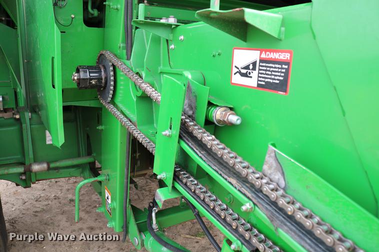 image for item DC7617 2012 John Deere S670 combine