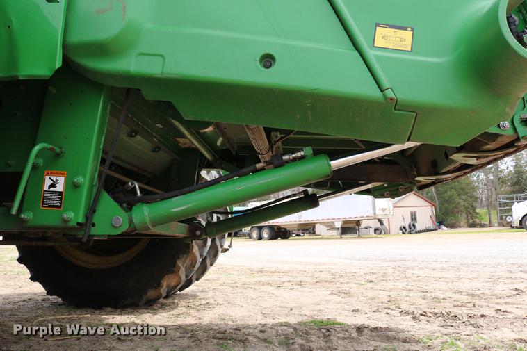 image for item DC7617 2012 John Deere S670 combine