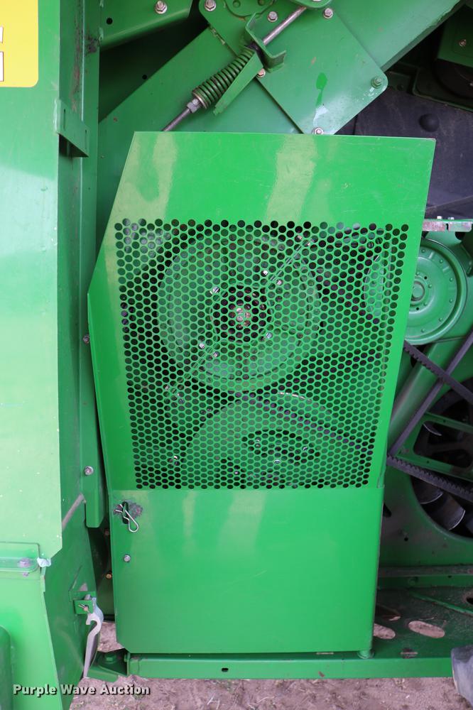 image for item DC7617 2012 John Deere S670 combine