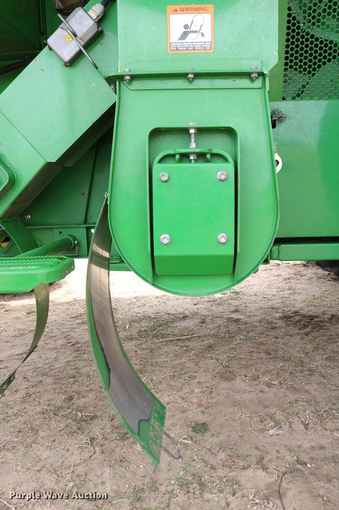 image for item DC7617 2012 John Deere S670 combine
