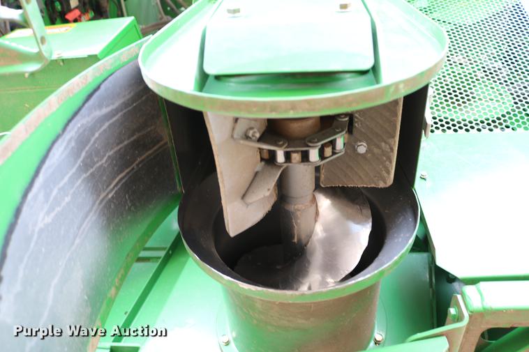 image for item DC7617 2012 John Deere S670 combine