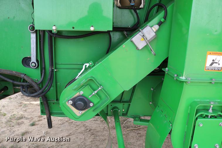 image for item DC7617 2012 John Deere S670 combine