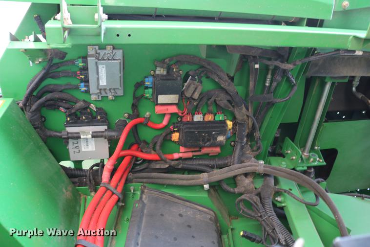 image for item DC7617 2012 John Deere S670 combine
