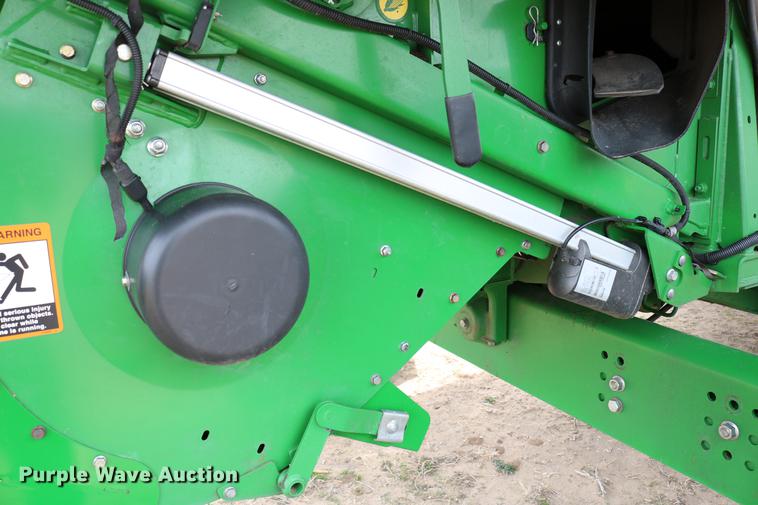 image for item DC7617 2012 John Deere S670 combine