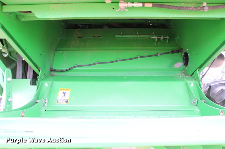image for item DC7617 2012 John Deere S670 combine