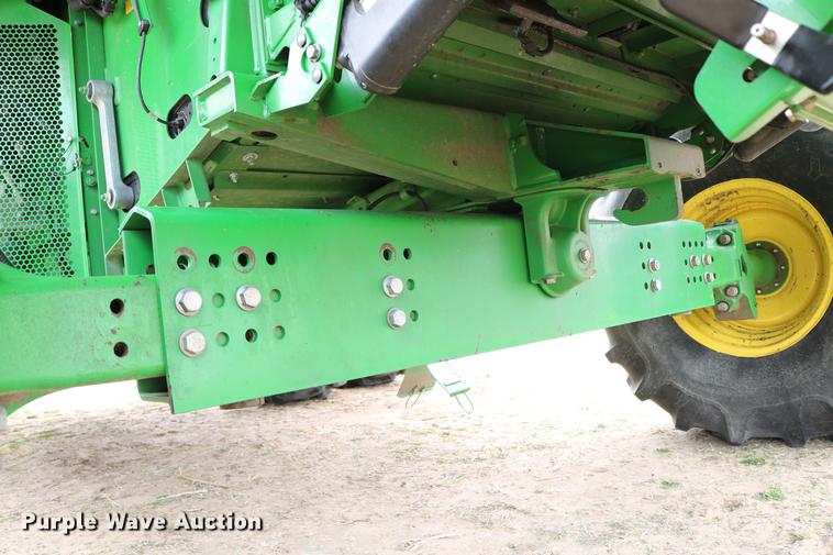 image for item DC7617 2012 John Deere S670 combine