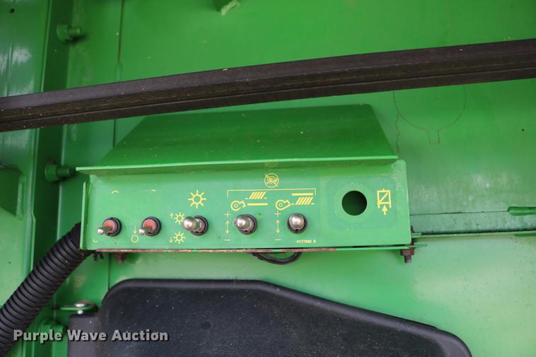 image for item DC7617 2012 John Deere S670 combine