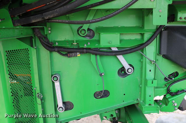 image for item DC7617 2012 John Deere S670 combine