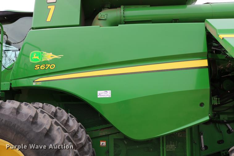 image for item DC7617 2012 John Deere S670 combine