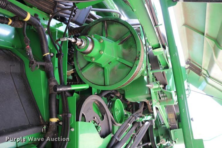 image for item DC7617 2012 John Deere S670 combine