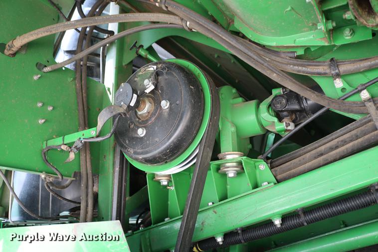 image for item DC7617 2012 John Deere S670 combine