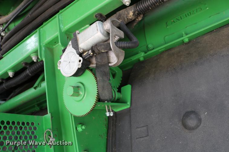 image for item DC7617 2012 John Deere S670 combine