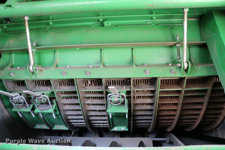 image for item DC7617 2012 John Deere S670 combine