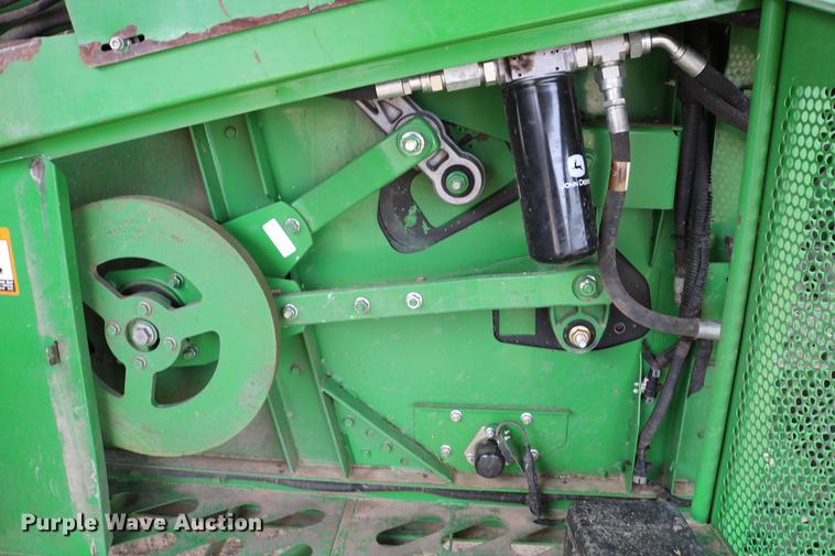 image for item DC7617 2012 John Deere S670 combine