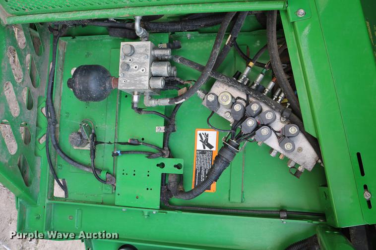 image for item DC7617 2012 John Deere S670 combine
