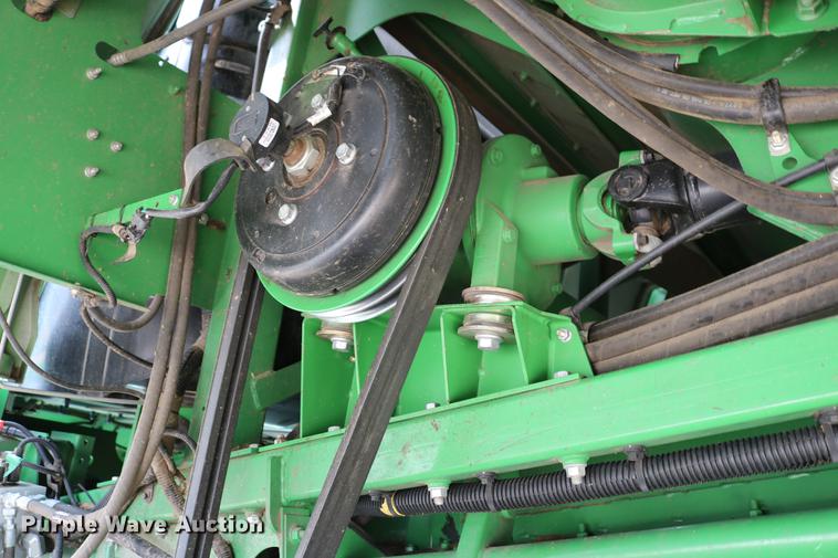 image for item DC7617 2012 John Deere S670 combine