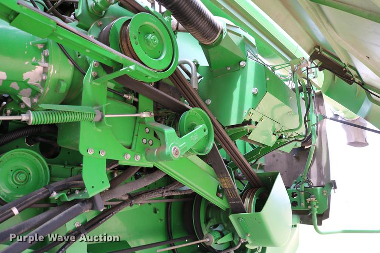 image for item DC7617 2012 John Deere S670 combine